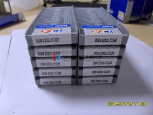 DNMG150604-NF IC907
NF 断屑槽 双面断屑槽,非常锋利切削刃、正前角设计,具有切削力低的特点,适用于精加工、半精加工。